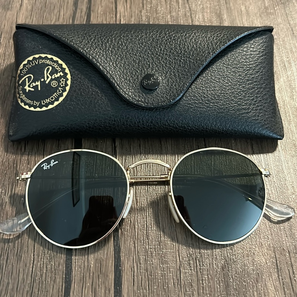 Ray-Ban Round metal sunglasses in gold